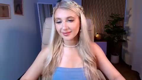 Snapshot of evacadooo chatting on 06/20/26, 02:58 Eva online show from 06/20/26, 02:58