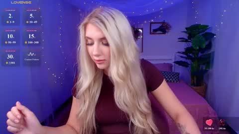Snapshot of evacadooo chatting on 07/05/26, 03:02 Eva online show from 07/05/26, 03:02