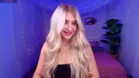 Snapshot of evacadooo chatting on 07/23/26, 03:04 Eva online show from 07/23/26, 03:04