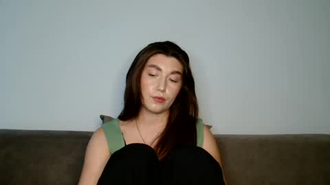 Snapshot of evachaturbatte chatting on 07/14/26, 04:02 Evachaturbatte online show from 07/14/26, 04:02