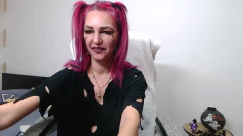 EvadesireONE online show from 10/31/25, 10:38