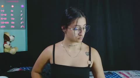 Snapshot of evah_lee chatting on 10/05/25, 03:16 Evah Lee online show from 10/05/25, 03:16