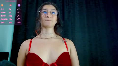 Snapshot of evah_lee chatting on 10/11/25, 03:39 Evah Lee online show from 10/11/25, 03:39