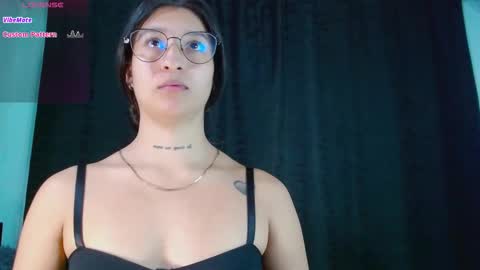 Snapshot of evah_lee chatting on 10/20/25, 04:35 Evah Lee online show from 10/20/25, 04:35