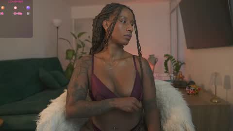 evajacksss_ online show from 05/20/26, 08:26