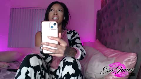 Eva online show from 02/27/25, 01:38