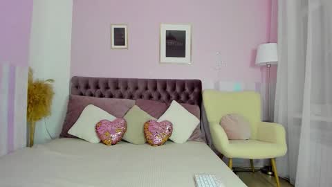 Eva online show from 10/24/25, 02:52