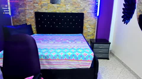 Snapshot of evaloviaa_ chatting on 12/28/24, 01:17 Eva online show from 12/28/24, 01:17