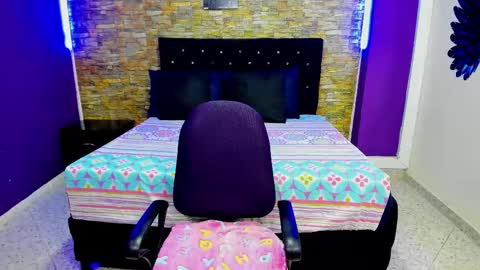 Snapshot of evaloviaa_ chatting on 02/24/25, 01:31 Eva online show from 02/24/25, 01:31