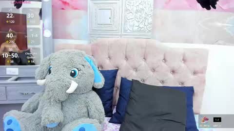 Snapshot of evaloviaa_ chatting on 03/06/25, 05:11 Eva online show from 03/06/25, 05:11