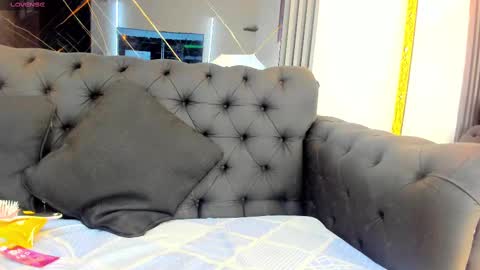 Snapshot of evaloviaa_ chatting on 10/02/25, 01:40 Eva online show from 10/02/25, 01:40