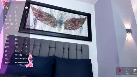 Snapshot of evaloviaa_ chatting on 10/11/25, 02:15 Eva online show from 10/11/25, 02:15