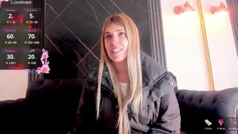 Snapshot of evaloviaa_ chatting on 11/17/25, 01:50 Eva online show from 11/17/25, 01:50