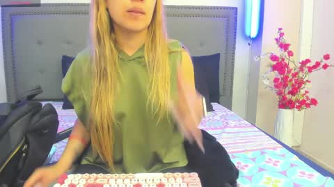 Eva online show from 03/31/26, 04:24