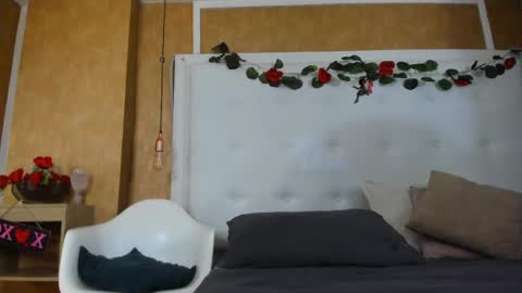 Snapshot of evamilf24 chatting on 04/20/26, 12:30 evamilf24 online show from 04/20/26, 12:30
