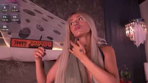 Eva Moretti online show from 10/29/25, 01:08