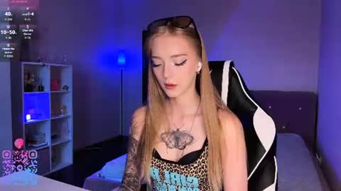 Snapshot of evamourr chatting on 07/04/26, 11:00 Eva online show from 07/04/26, 11:00