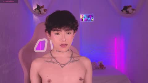 Snapshot of evan__hunter chatting on 11/05/25, 03:23 Evan online show from 11/05/25, 03:23