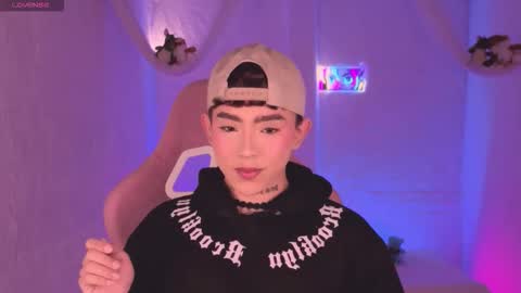 Snapshot of evan__hunter chatting on 11/10/25, 11:31 Evan online show from 11/10/25, 11:31