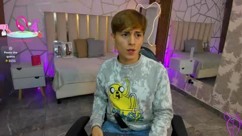 evan_tay online show from 04/19/26, 03:17