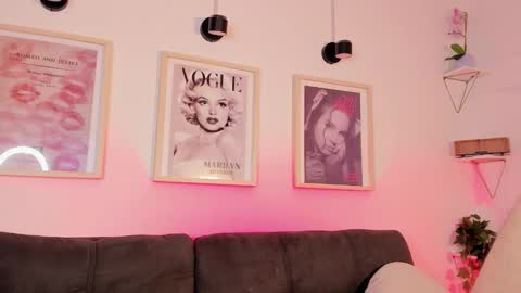 Evan voss  help me get 200 likesindependent model online show from 11/22/25, 01:32