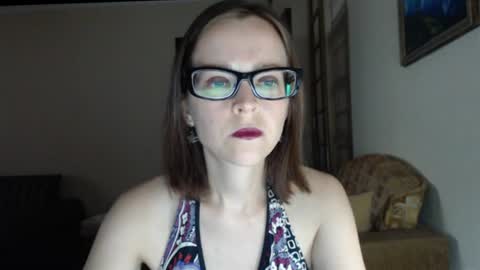 Snapshot of evangeline06 chatting on 06/25/26, 09:03 YourMistress online show from 06/25/26, 09:03