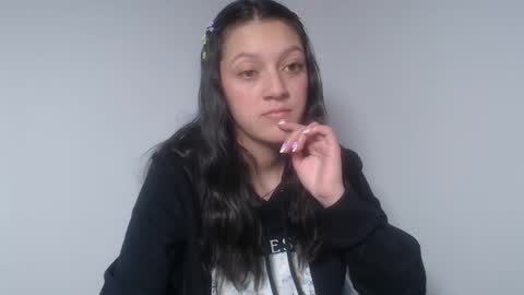 Snapshot of evangeline_petite chatting on 09/14/25, 06:12 eva online show from 09/14/25, 06:12