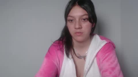 Snapshot of evangeline_petite chatting on 10/07/25, 02:53 eva online show from 10/07/25, 02:53