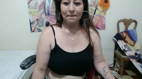 Snapshot of evangelinhotxxx33 chatting on 12/22/24, 10:58 Eva online show from 12/22/24, 10:58