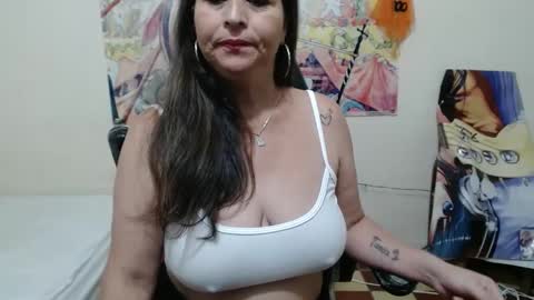 Snapshot of evangelinhotxxx33 chatting on 12/24/24, 12:22 Eva online show from 12/24/24, 12:22