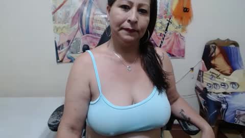 Snapshot of evangelinhotxxx33 chatting on 02/12/25, 09:22 Eva online show from 02/12/25, 09:22