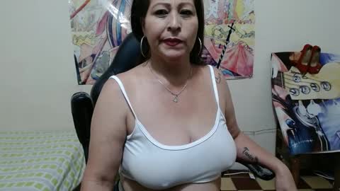 Snapshot of evangelinhotxxx33 chatting on 03/12/25, 11:33 Eva online show from 03/12/25, 11:33