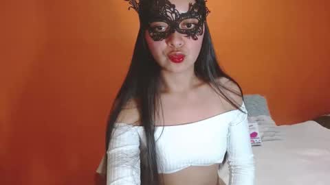 evangelinne_01 online show from 11/09/25, 10:19