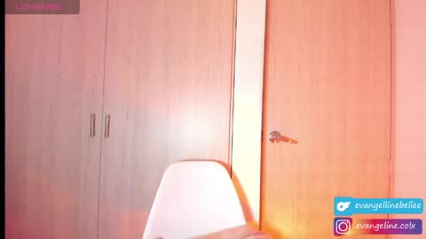 Evangelline online show from 06/01/26, 07:26