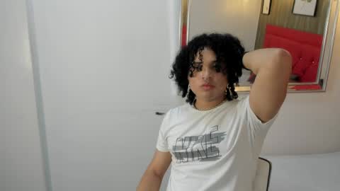 Snapshot of evannnight chatting on 04/09/26, 03:50 Evann online show from 04/09/26, 03:50