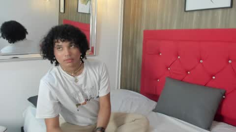 Snapshot of evannnight chatting on 04/11/26, 04:50 Evann online show from 04/11/26, 04:50