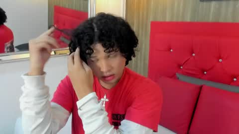 Snapshot of evannnight chatting on 04/12/26, 03:22 Evann online show from 04/12/26, 03:22