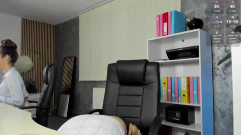 Snapshot of evanoellex chatting on 11/24/25, 07:46 Your Fantasy online show from 11/24/25, 07:46