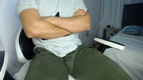 Snapshot of evans_king chatting on 01/04/25, 08:17 Evan online show from 01/04/25, 08:17