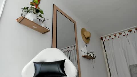 Snapshot of evans_king chatting on 10/01/25, 02:12 Evan online show from 10/01/25, 02:12