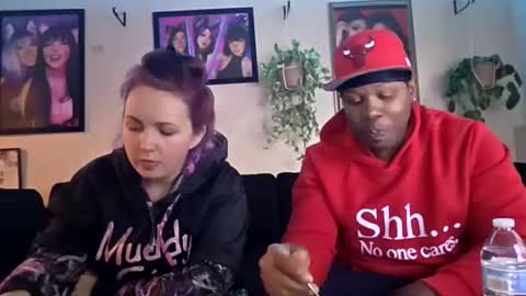 evanschris2048 online show from 10/25/25, 12:18