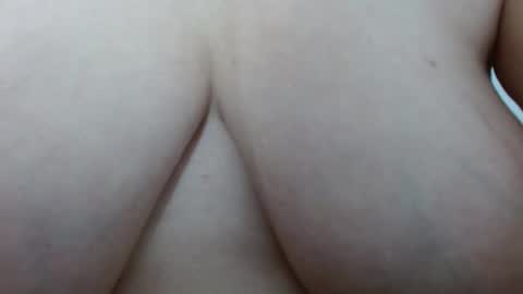 Snapshot of evansvictoria chatting on 01/18/25, 09:45 Victoria online show from 01/18/25, 09:45