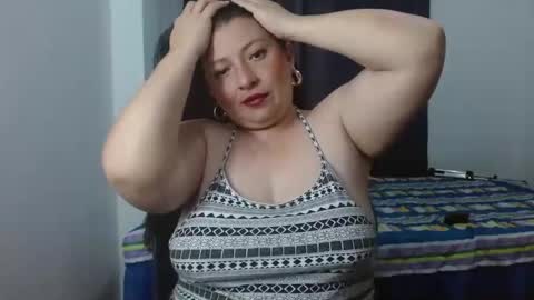 Snapshot of evansvictoria chatting on 02/19/25, 06:32 Victoria online show from 02/19/25, 06:32