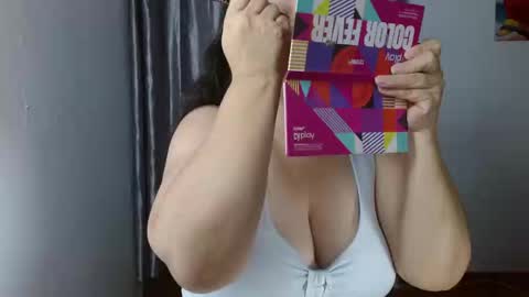 Snapshot of evansvictoria chatting on 11/08/25, 04:18 Victoria online show from 11/08/25, 04:18