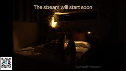 Snapshot of evapunkprincess chatting on 03/10/25, 06:49 Eva online show from 03/10/25, 06:49