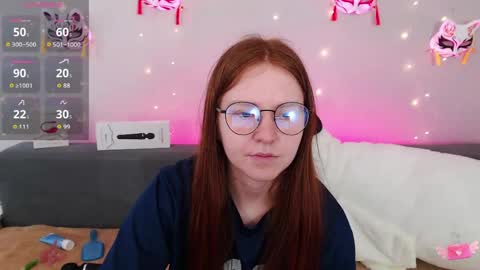 Snapshot of evarey_ chatting on 05/07/26, 05:02 Adelina online show from 05/07/26, 05:02