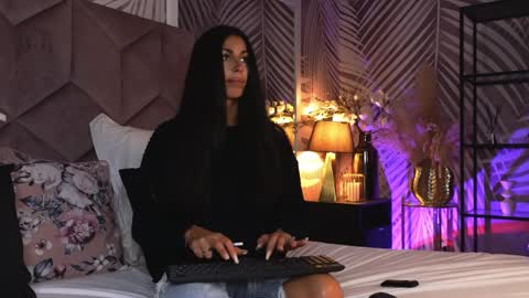 EvaRhea online show from 04/04/26, 02:54