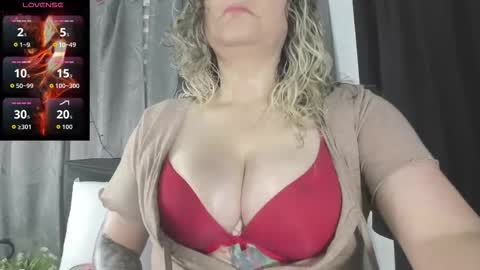 Snapshot of evasaenz21 chatting on 10/11/25, 12:32 evasaenz online show from 10/11/25, 12:32