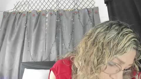 Snapshot of evasaenz21 chatting on 11/18/25, 08:24 evasaenz online show from 11/18/25, 08:24