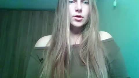 evasapples2026 online show from 03/15/26, 08:26